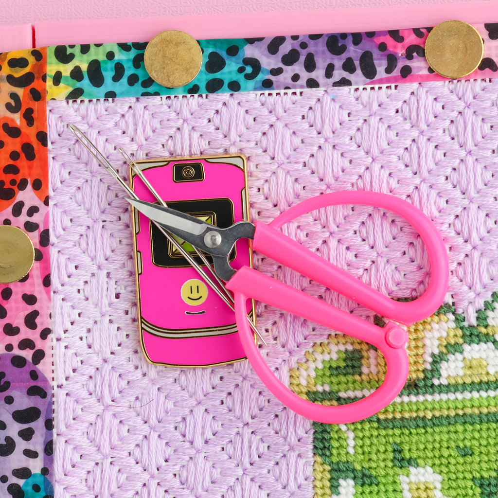 Razr Phone Needle Minder