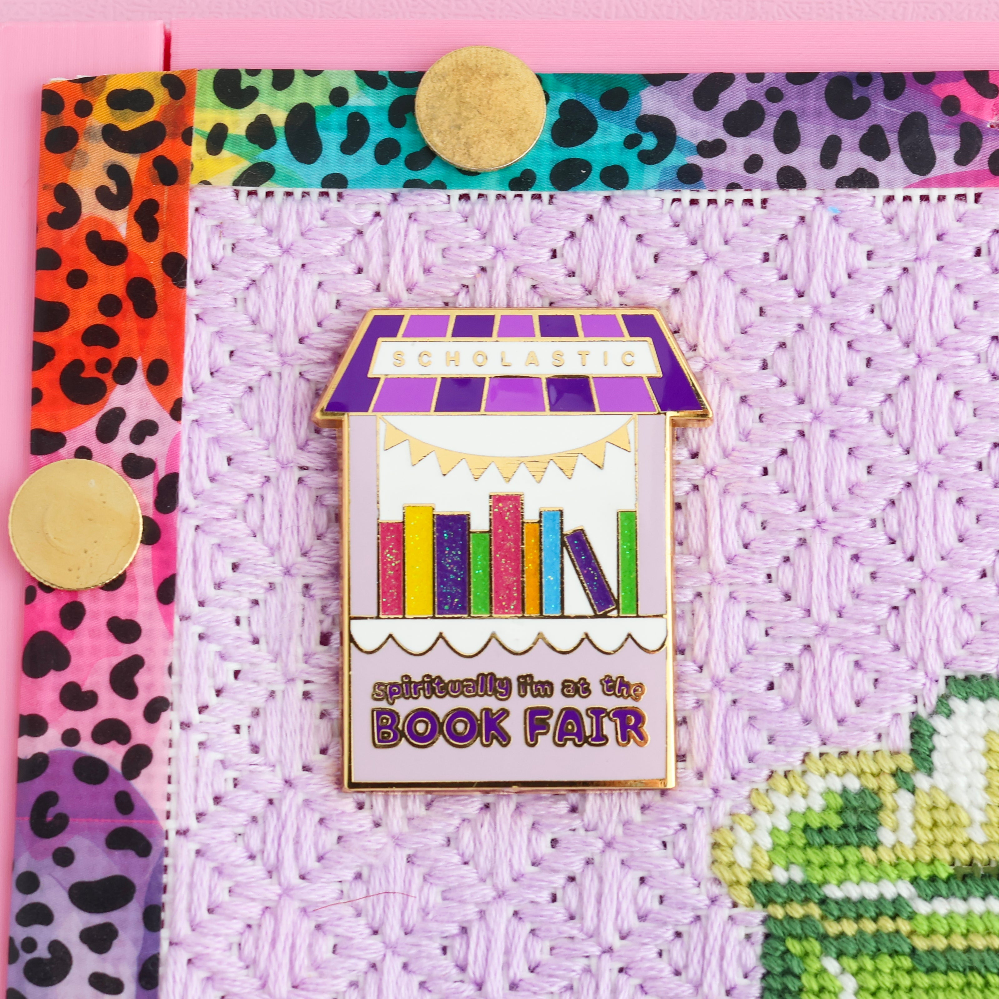 Book Fair Stand Needle Minder