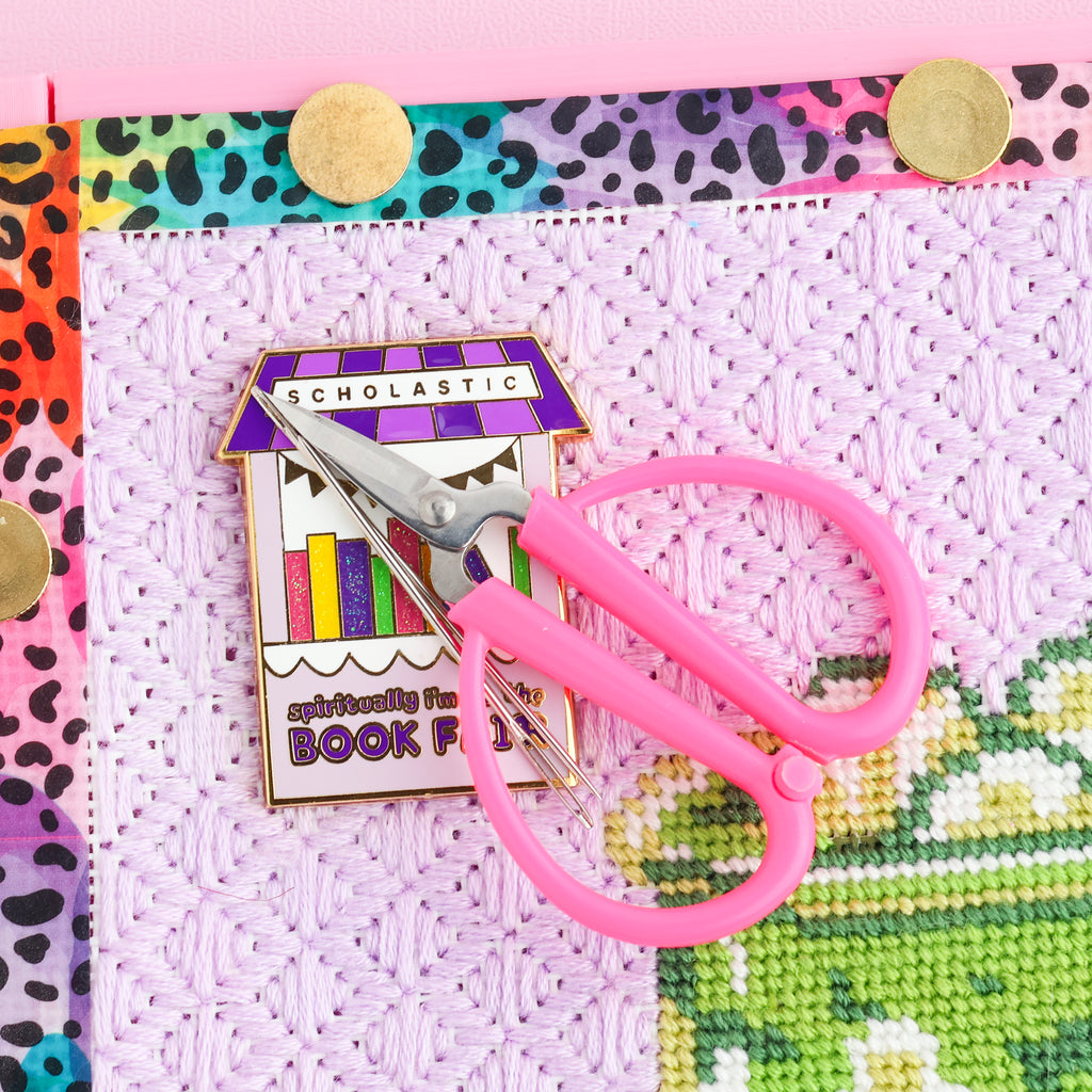 Book Fair Stand Needle Minder
