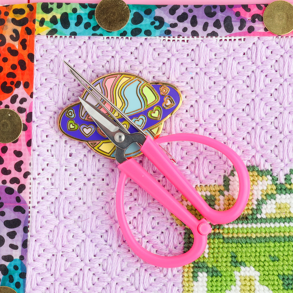 Planet Girlhood Needle Minder