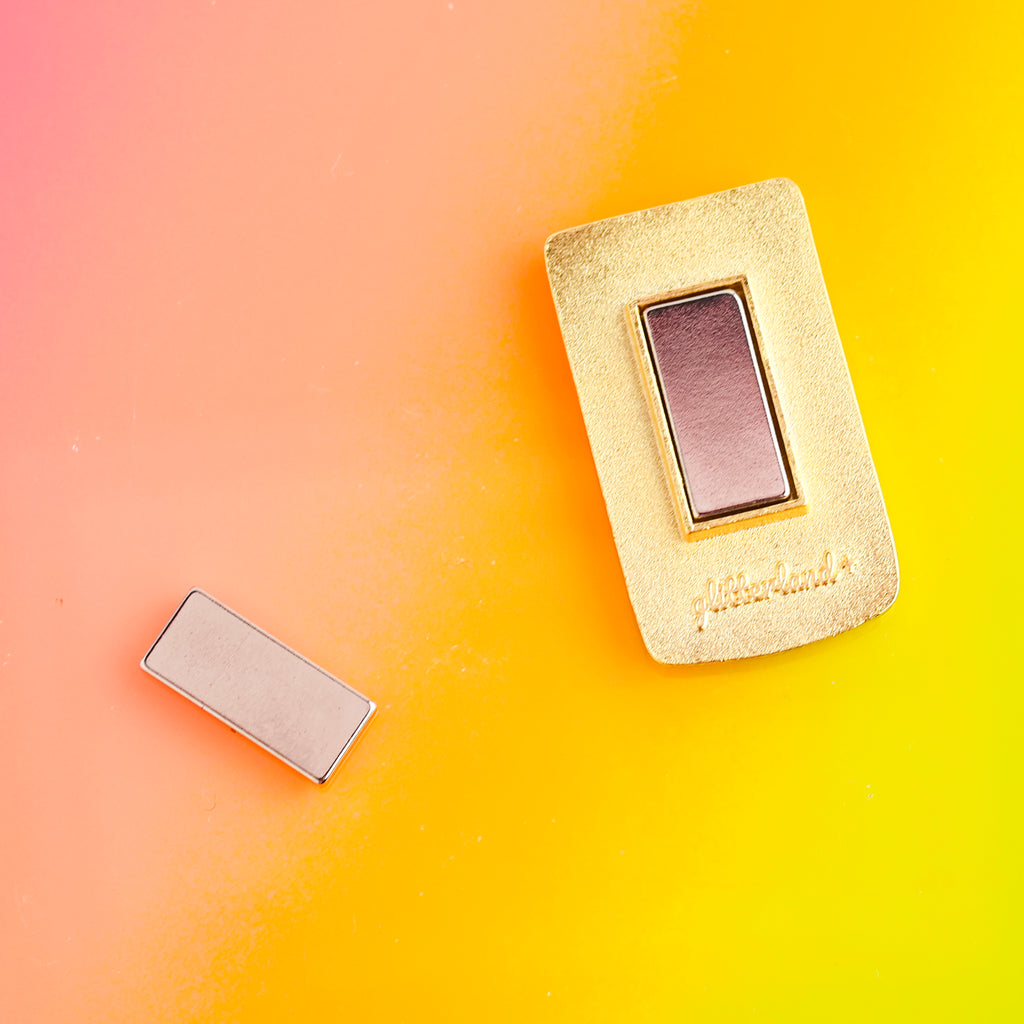 Y2K Flip Phone Needle Minder