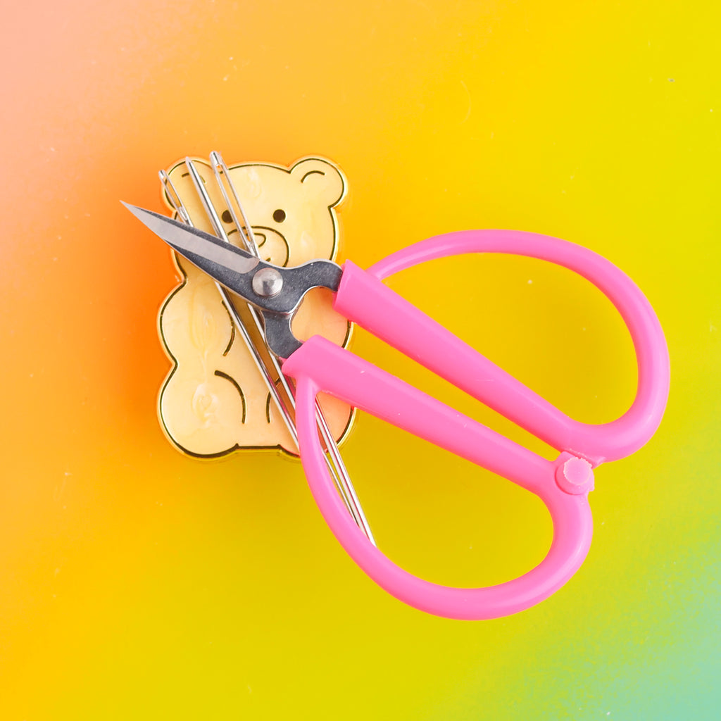 Pineapple Gummy Bear Needle Minder