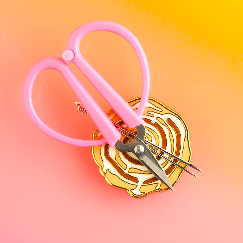 Cinnamon Roll Needle Minder