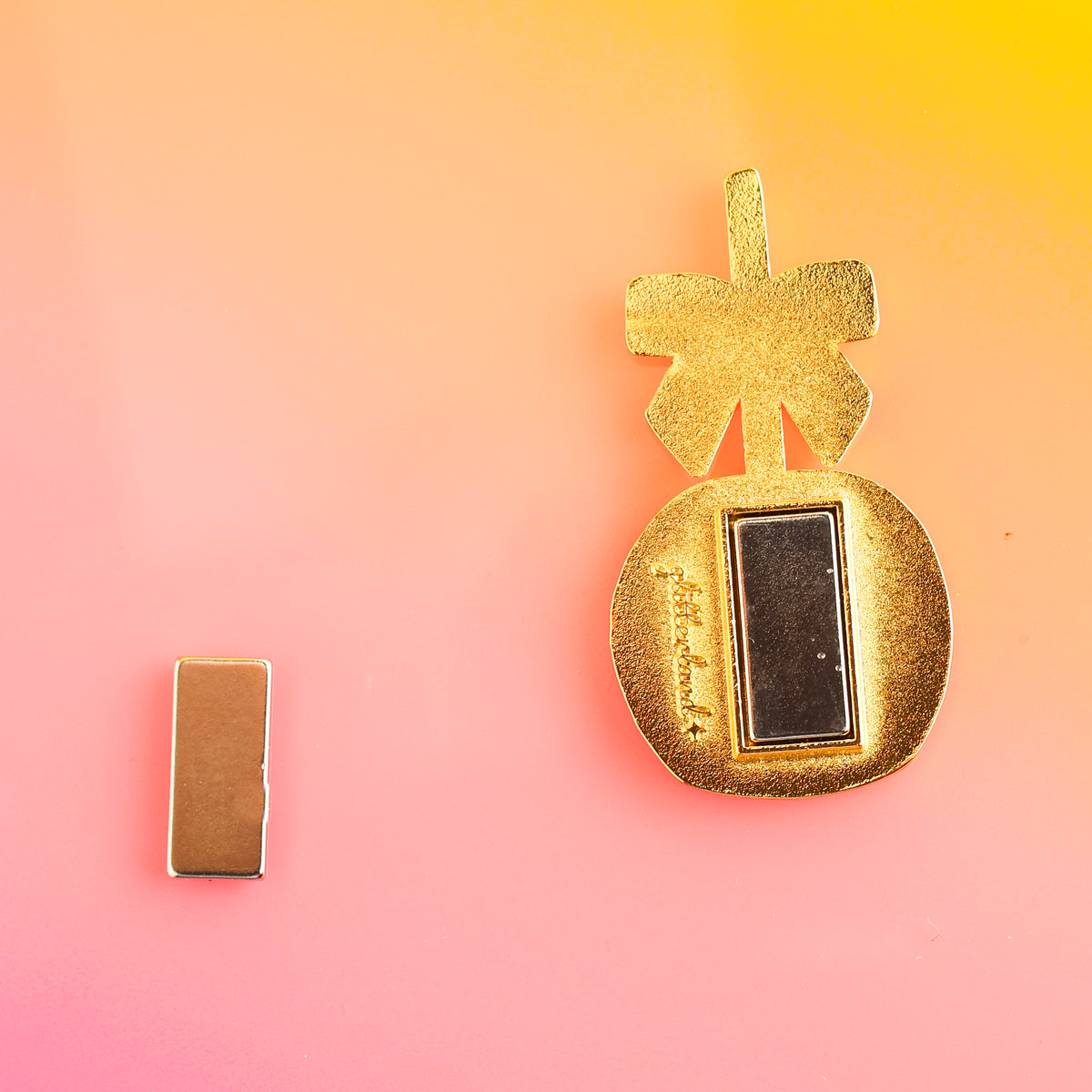 Candy Apple Needle Minder