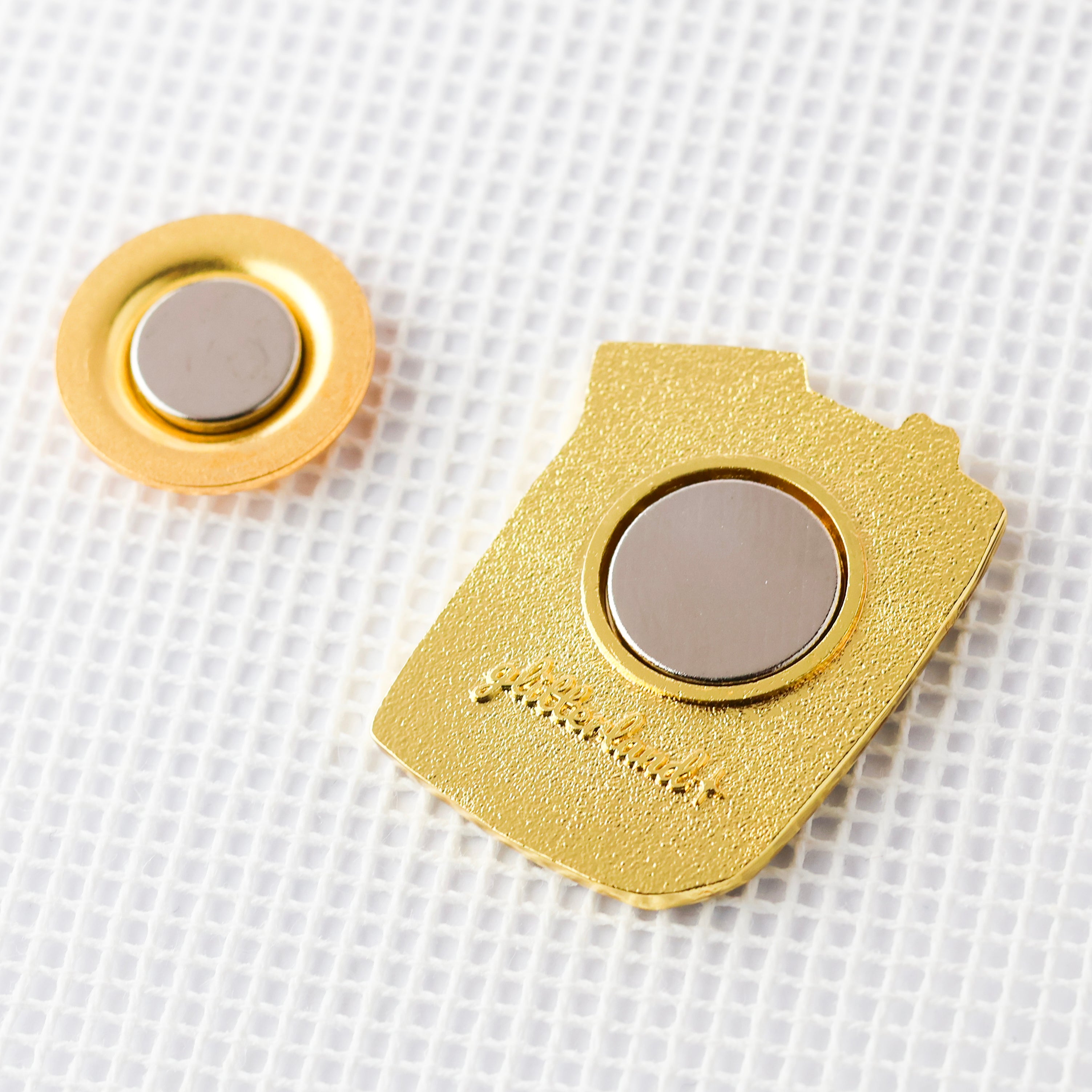 Vampire Book Needle Minder