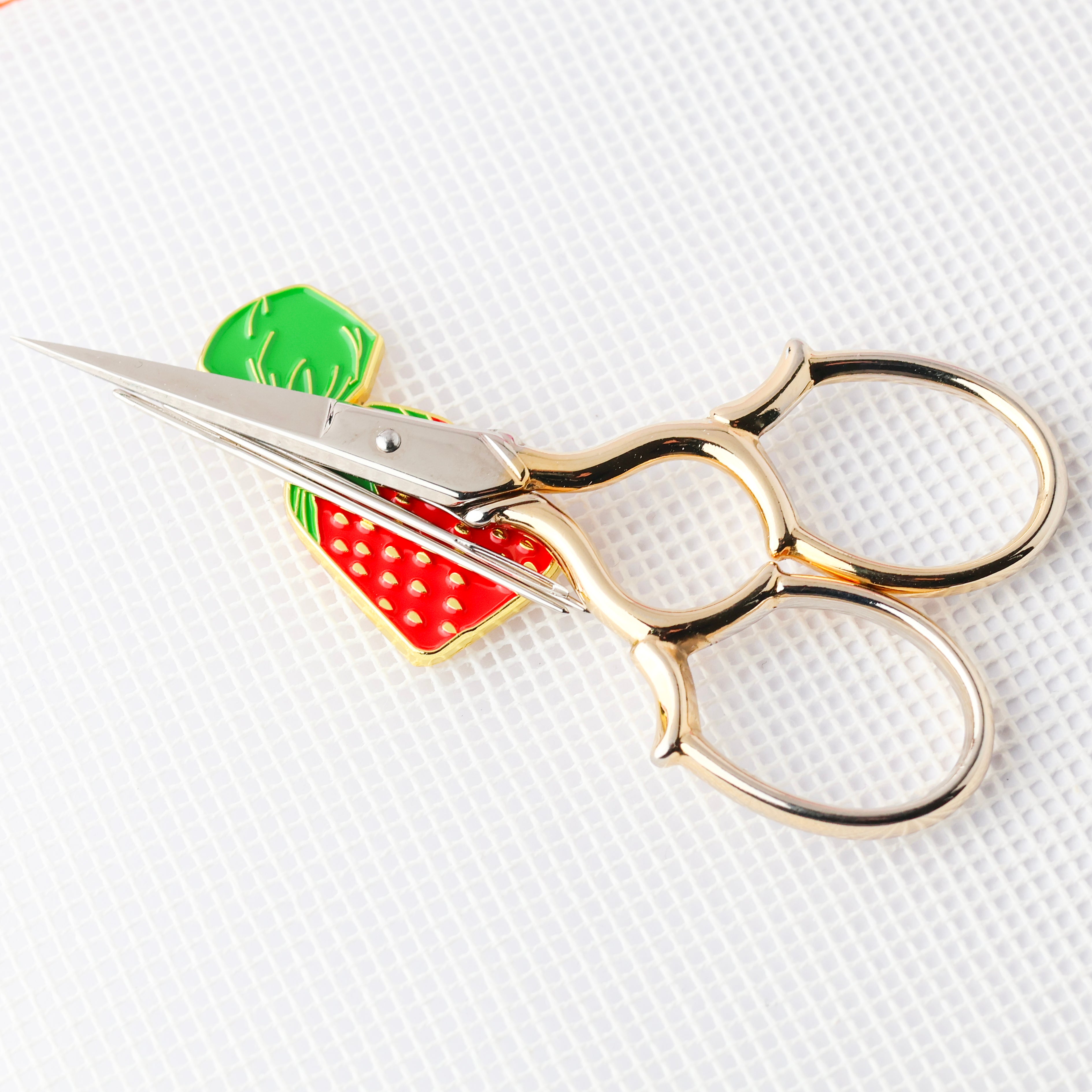 Strawberry Candy Needle Minder