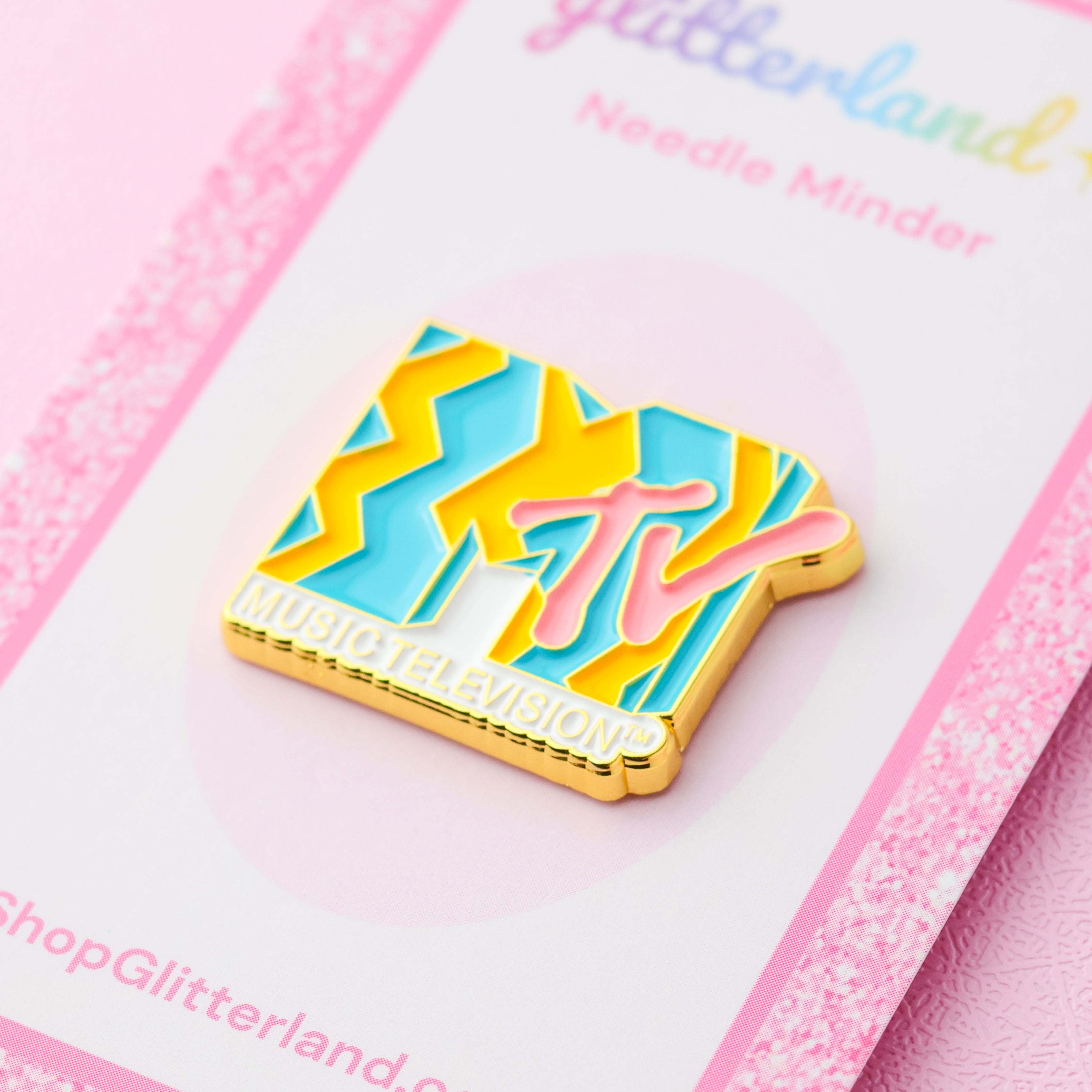 Wavy TV Needle Minder