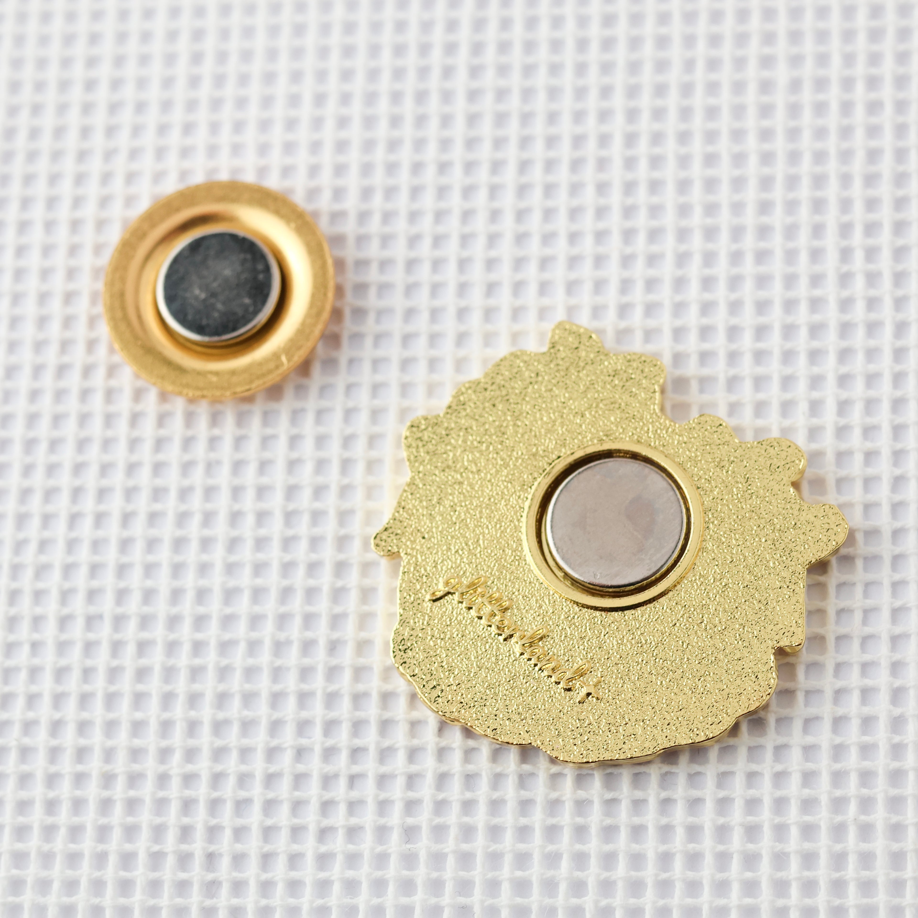 Just a Girl Cake Needle Minder