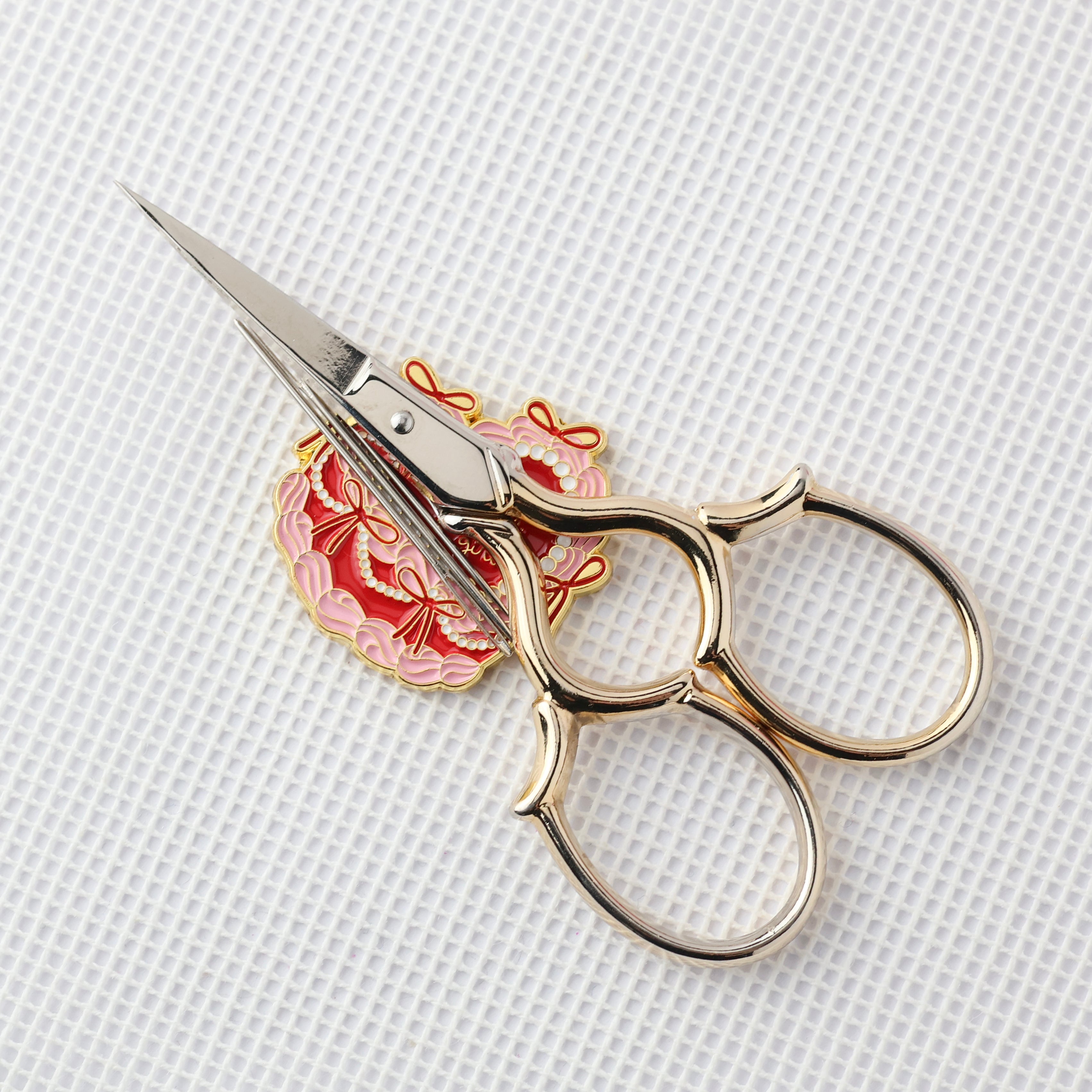 Just a Girl Cake Needle Minder